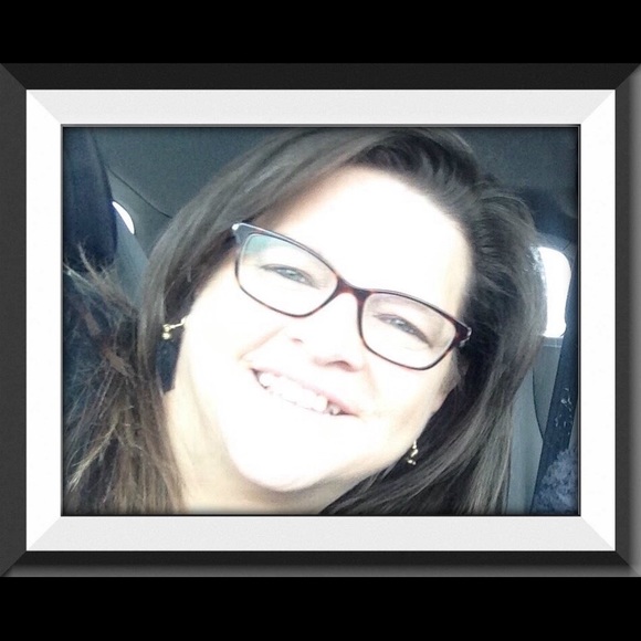 Meet your Posher, Shelley - Picture 1 of 1